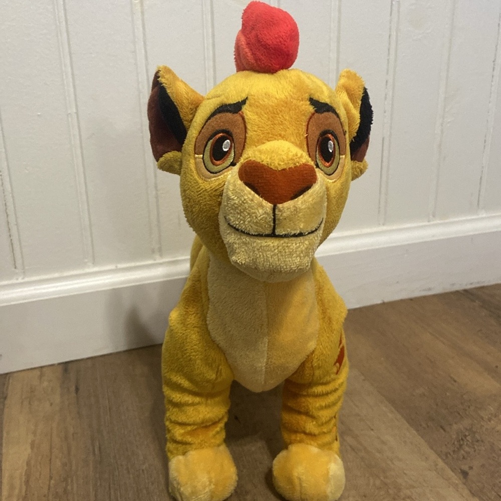 Disney Jr.,the lion guard, plush characters